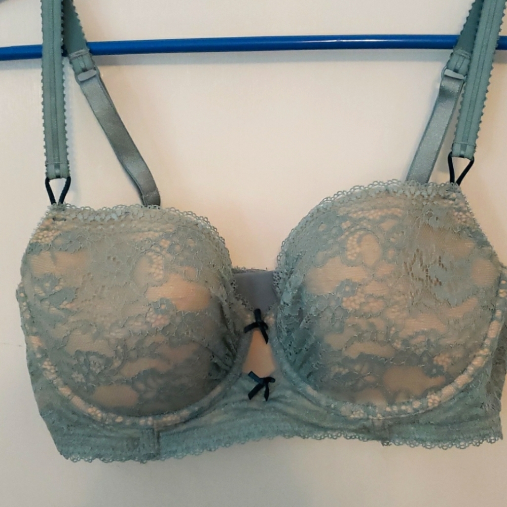 Blue lace 34C bra